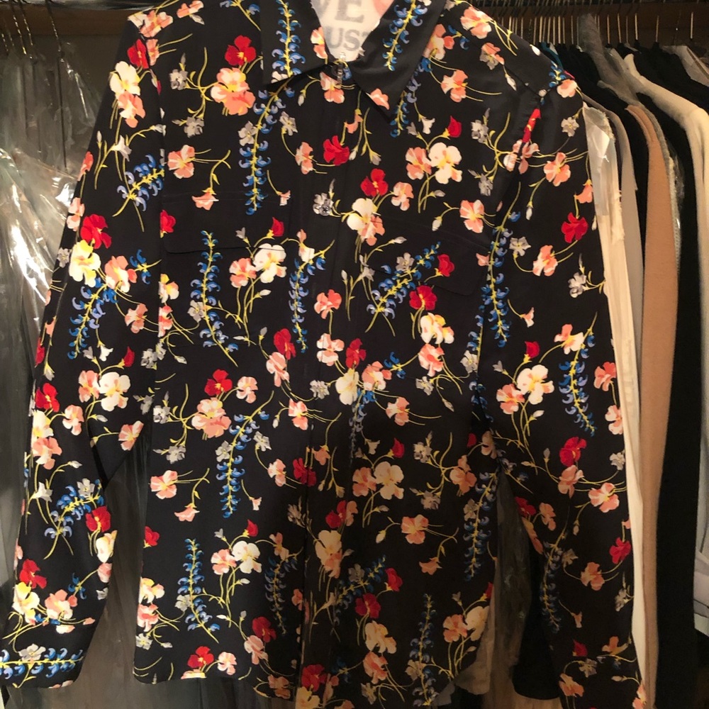 Floral silk blouse!